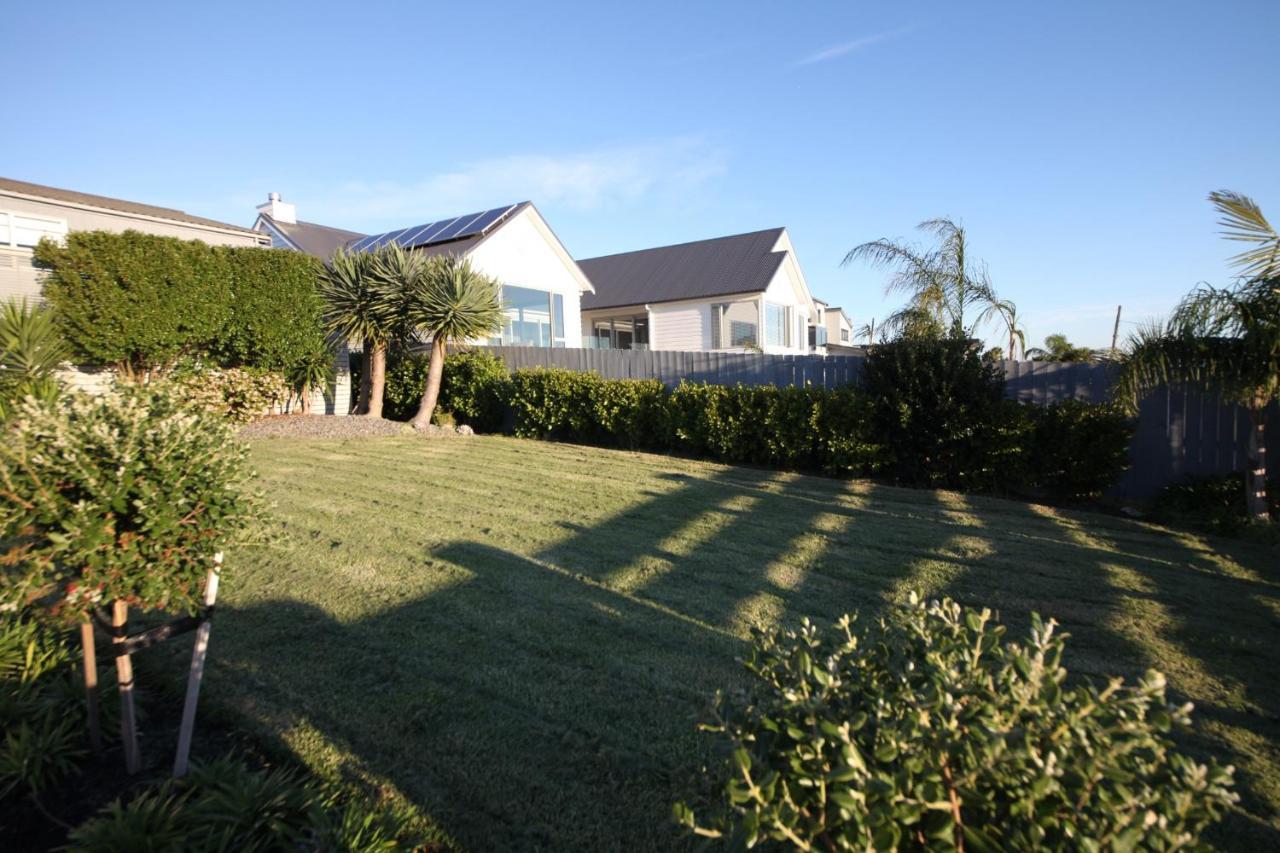Luxury House With Clifftop Seaview Whangaparaoa Exterior photo